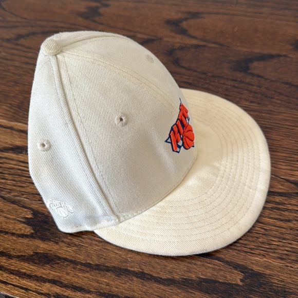 KITH New Era New York Knicks low Profile Baseball 59FIFTY Cap Sandrift - Picture 7 of 12